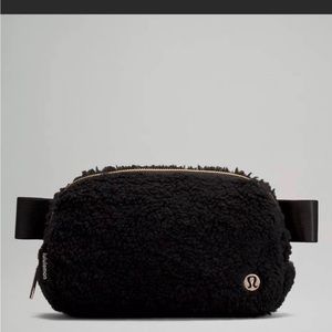 Lululemon everyday fleece belt bag